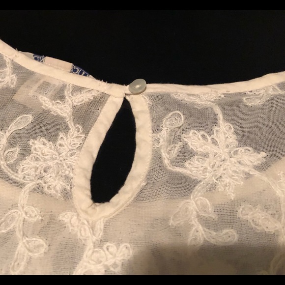 Lucky Brand cream lace embroidered top in GUC - Picture 3 of 4